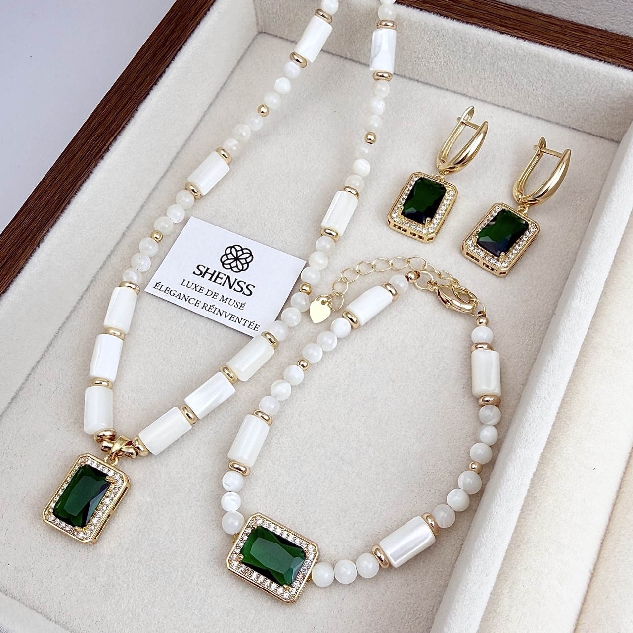 Luxury Gift Set - Natural White Shell & Emerald Necklace